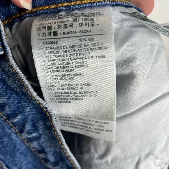 Levi’s Ribcage Shorts Blue Raw Hem Button Fly Cut Off Size 31 - Picture 8 of 8